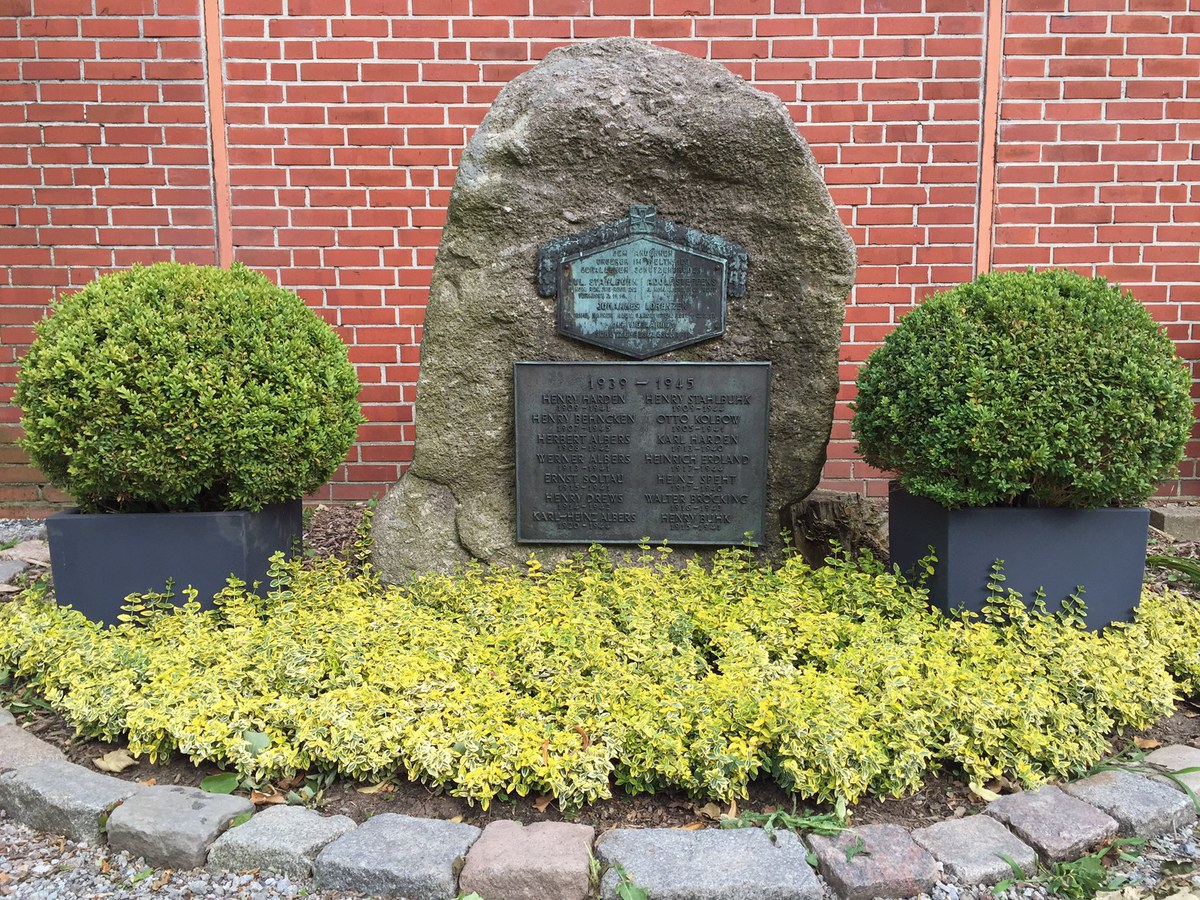 Ehrendenkmal für die gefallenen Vereinsmitglieder aus beiden Weltkriegen